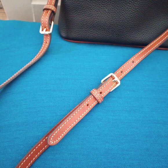 Dooney & Bourke Pebble Grain Letter Carrier Crossbody bag - Picture 5 of 8